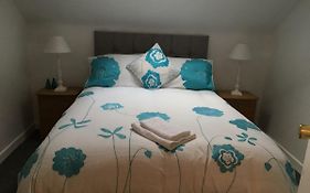 Spacious And Bright Town Centre Apartment