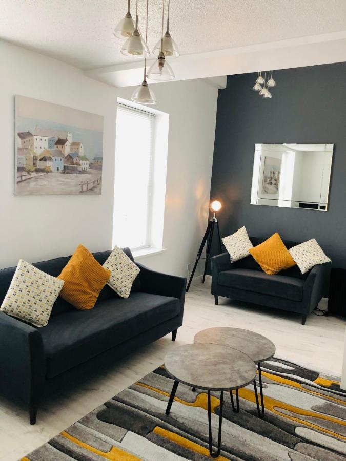Spacious And Bright Town Centre Apartment Ballycastle Esterno foto